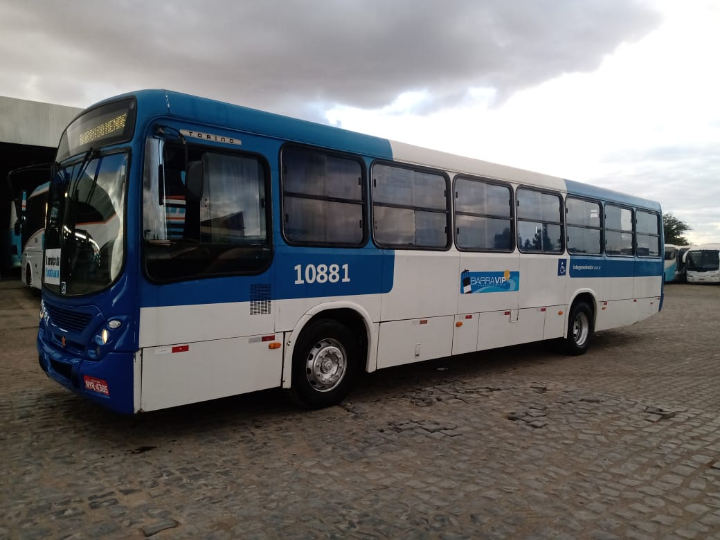 Ônibus Barra VIP azul